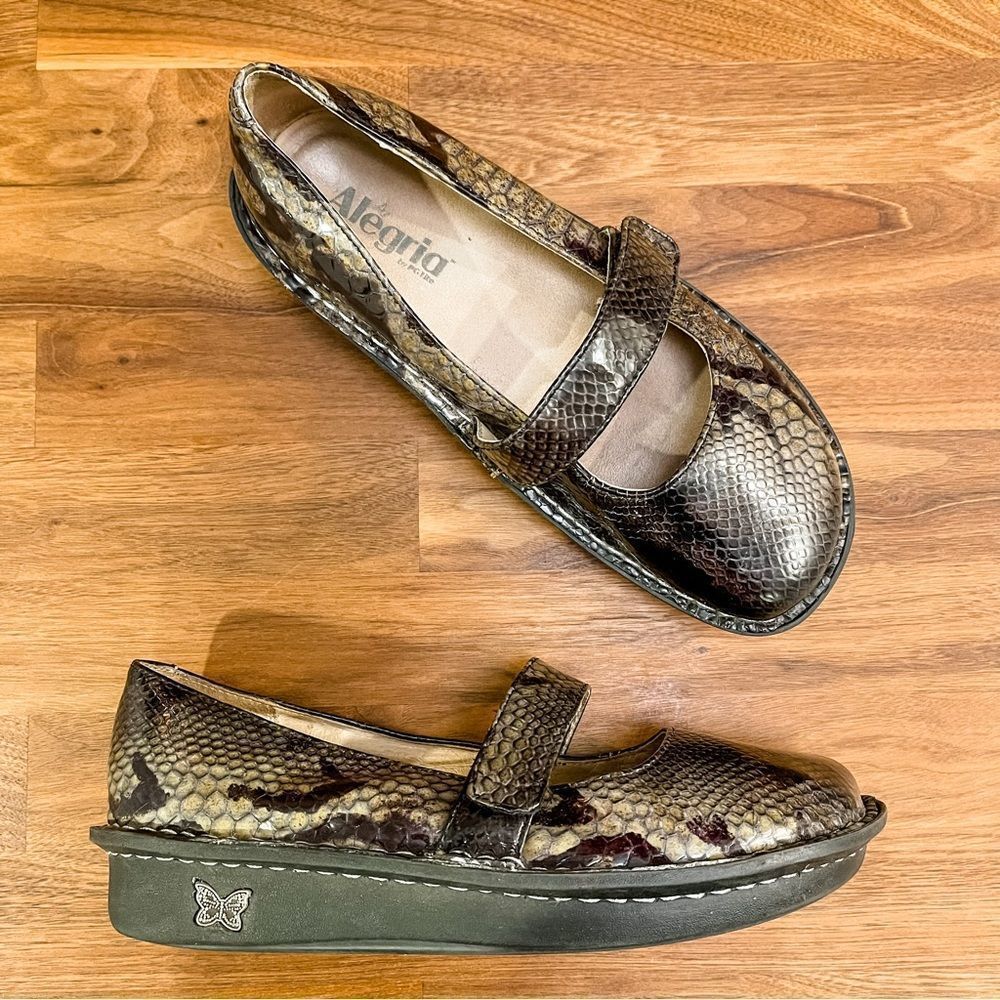 🍋 Alegria • Feliz Leather Snake Print Mary Jane Hook Loop Wedge Size EU 38